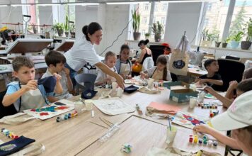 Vizită plină de creativitate pentru copiii de la AO Speciall Kidss Soroca la Interbrands Prod SRL / GALERIE FOTO