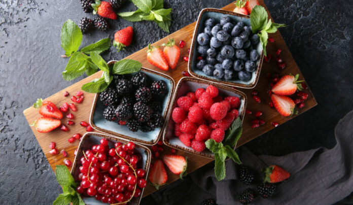 Fresh,Berries.,Red,Currants,,Blackberries,,Blueberries,And,Raspberries,In,Bowls