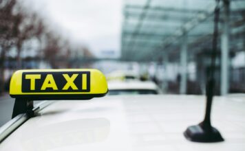 Taximetrist agresat la Soroca după ce i-a cerut unui pasager să nu fumeze în mașină