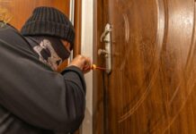 Doi tineri, în vârstă de 22 și 24 de ani, au fost condamnați pentru furt săvârșit în proporții deosebit de mari